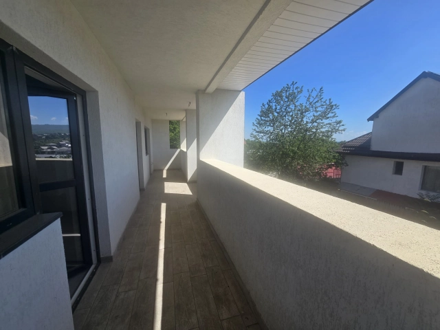 Apartament 5 camere - Bucium