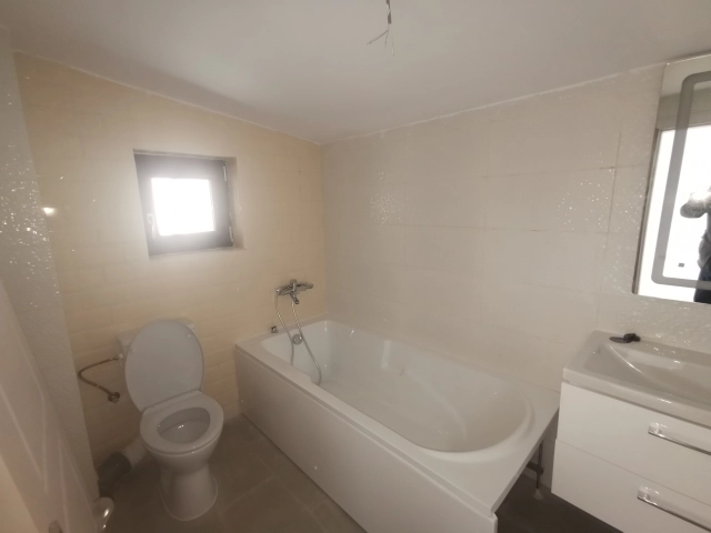 Apartament 4 camere - Bucium