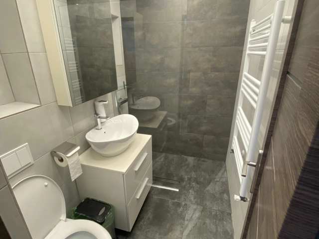 Apartament 3 camere - Podu Ros