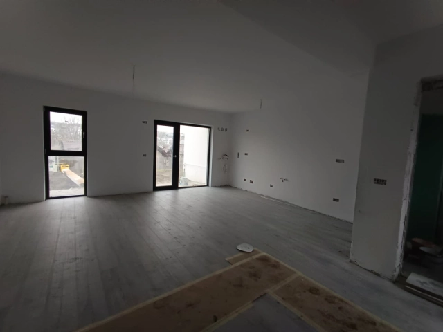 Apartament 4 camere - Rediu