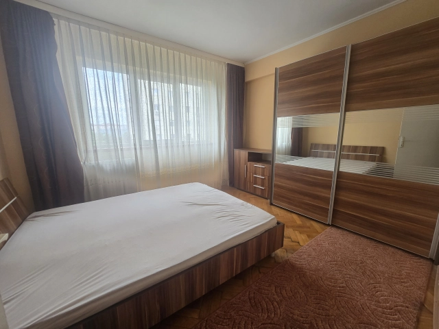 Apartament 3 camere - Centru Civic