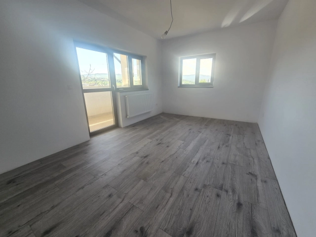Apartament 5 camere - Bucium