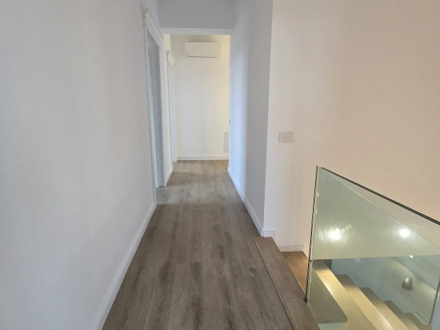 Apartament 4 camere - Centru