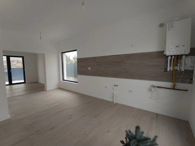 Apartament 4 camere - Miroslava