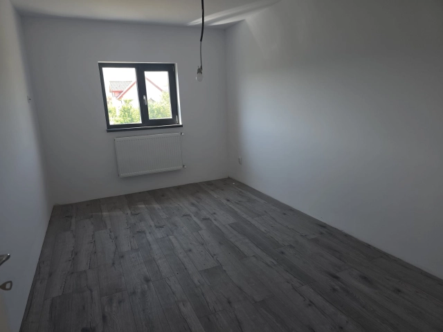 Apartament 5 camere - Bucium