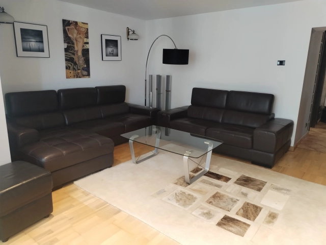 Apartament 3 camere - Centru