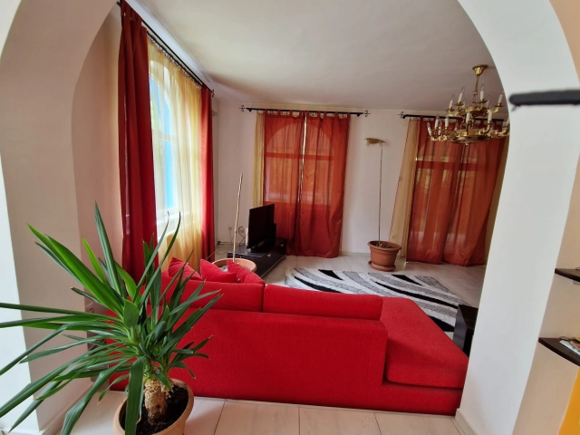 Apartament 4 camere - Bucium