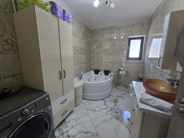 Apartament 5 camere - Visani