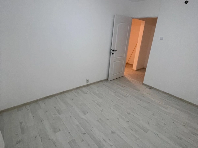 Apartament 3 camere - Tomesti