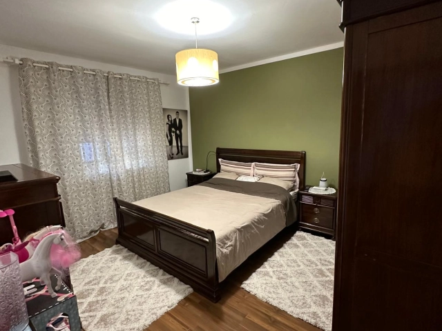 Apartament 5 camere - Lunca Cetatuii
