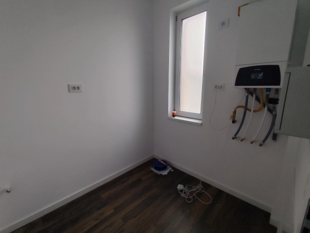 Apartament 4 camere - Miroslava