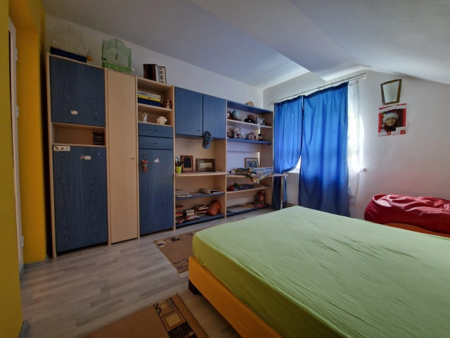 Apartament 4 camere - Bucium