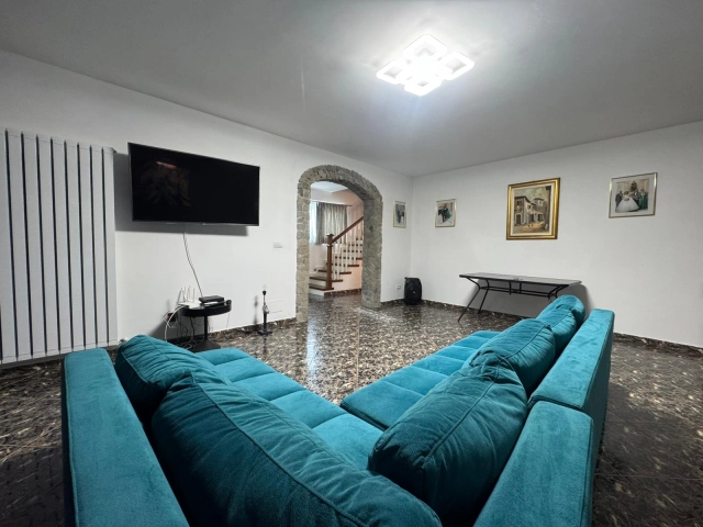 Apartament 4 camere - Tomesti