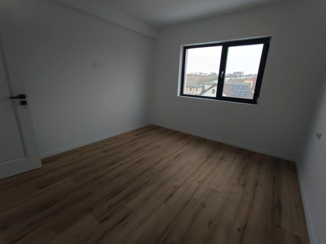 Apartament 4 camere - Miroslava