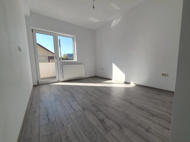 Apartament 4 camere - Bucium