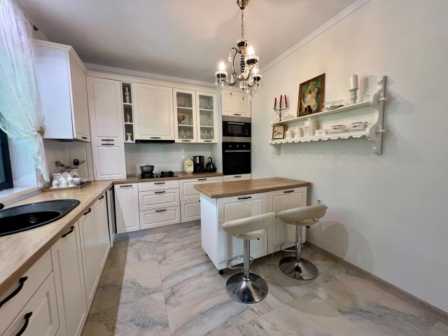Apartament 4 camere - Vorovesti
