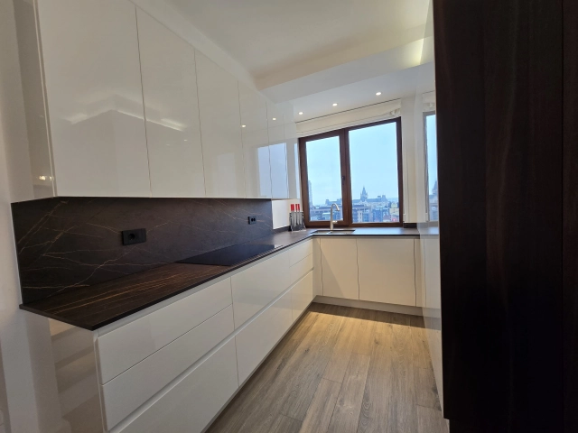 Apartament 4 camere - Centru