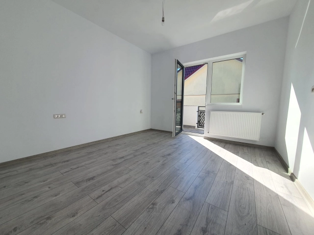 Apartament 4 camere - Bucium