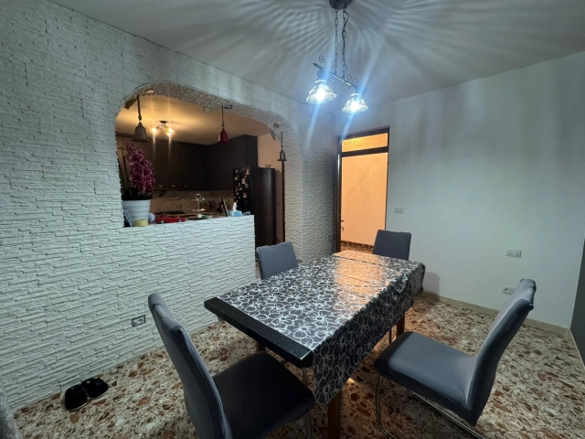 Apartament 4 camere - Tomesti