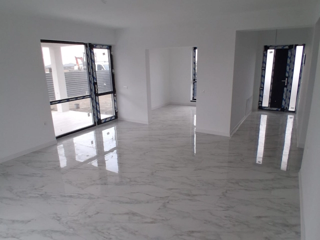 Apartament 4 camere - Vorovesti