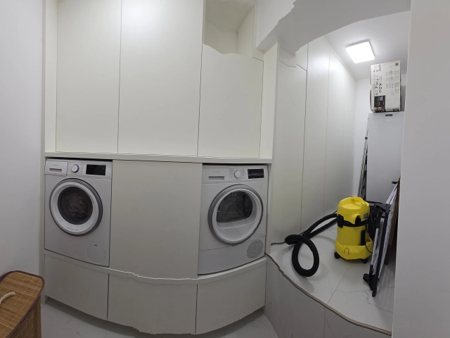 Apartament 4 camere - Centru
