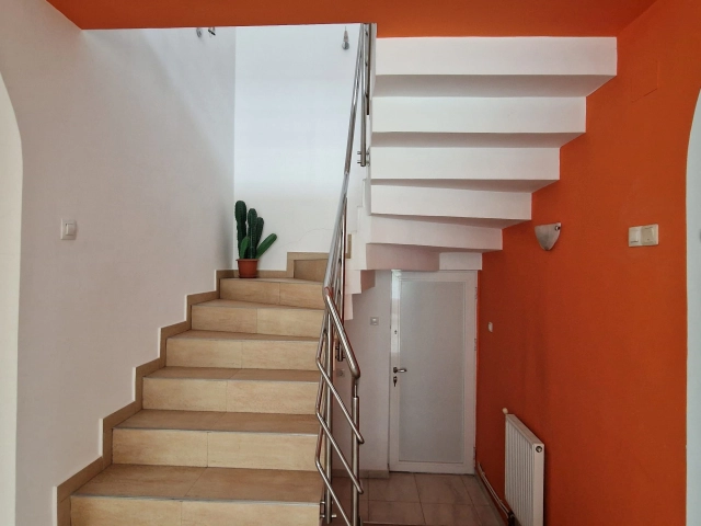 Apartament 4 camere - Bucium