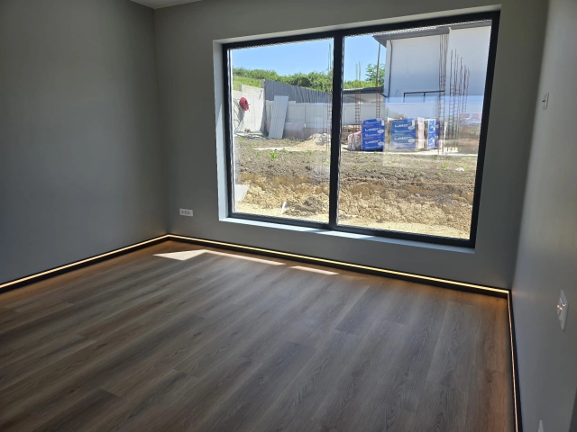 Apartament 4 camere - Visani
