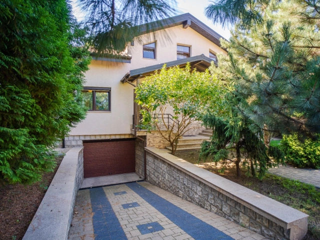 Apartament 10 camere - Tatarasi