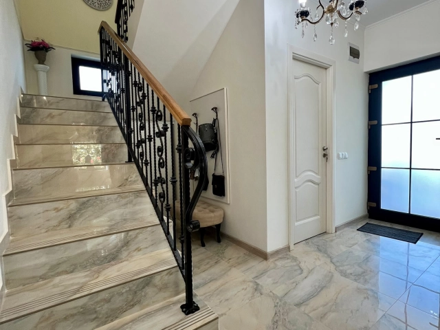 Apartament 4 camere - Vorovesti