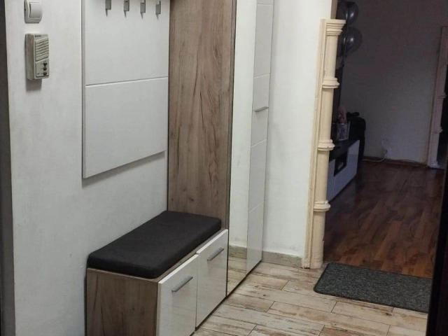 Apartament 3 camere - Podu Ros