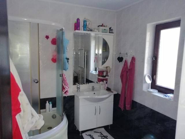 Apartament 5 camere - Visani