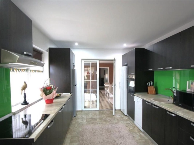 Apartament 3 camere - Miroslava