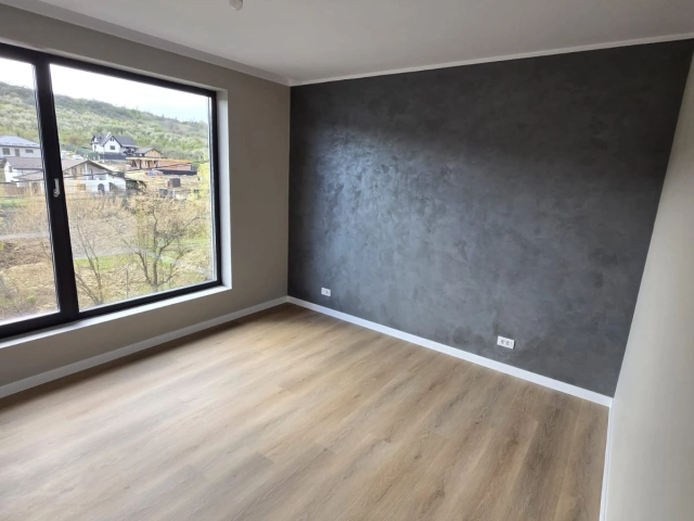 Apartament 4 camere - Visani