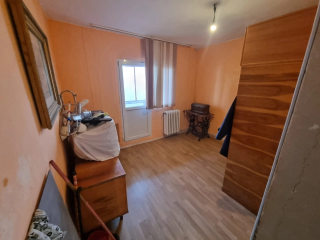 Apartament 4 camere - Tomesti