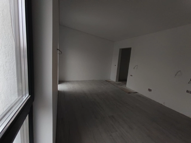 Apartament 4 camere - Rediu