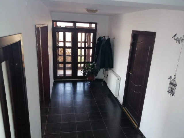 Apartament 5 camere - Visani