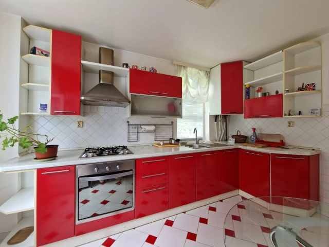 Apartament 4 camere - Bucium