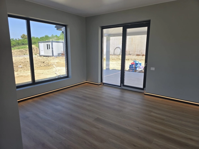 Apartament 4 camere - Visani