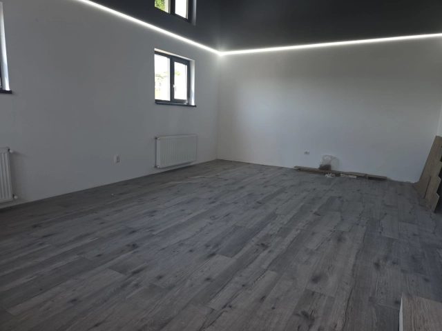 Apartament 5 camere - Bucium