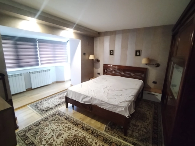 Apartament 3 camere - Centru