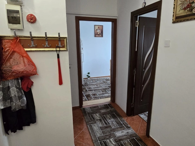 Apartament 3 camere - Podu Ros