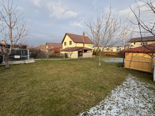 Apartament 5 camere - Lunca Cetatuii