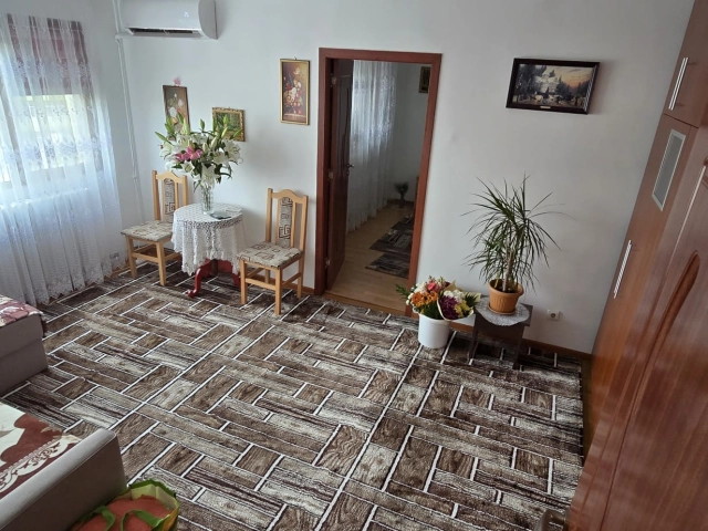 Apartament 3 camere - Podu Ros