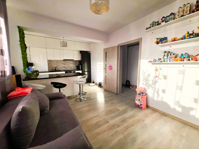 Apartament 3 camere - Podul de Fier