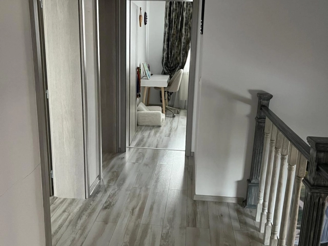 Apartament 4 camere - Valea Adanca
