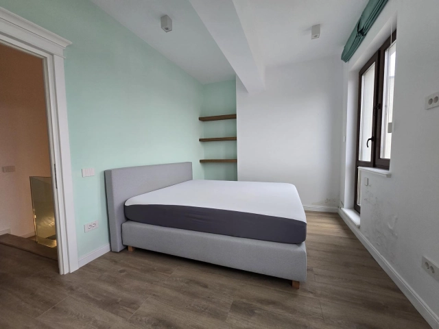 Apartament 4 camere - Centru