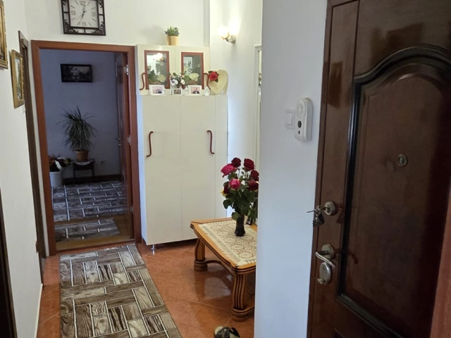 Apartament 3 camere - Podu Ros