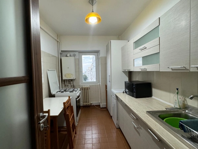 Apartament 3 camere - Centru