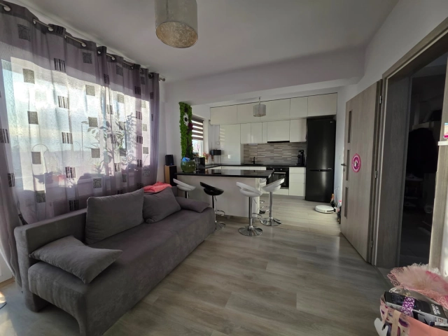 Apartament 3 camere - Podul de Fier