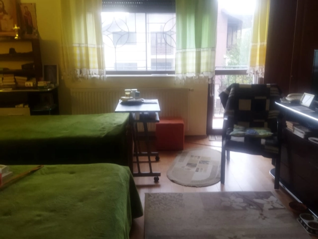 Apartament 9 camere - Bucium